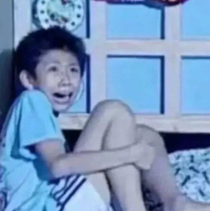 DƬ